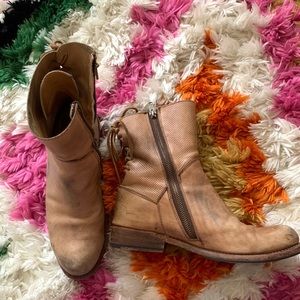 Genuine leather tan boots zip up with lace up detail